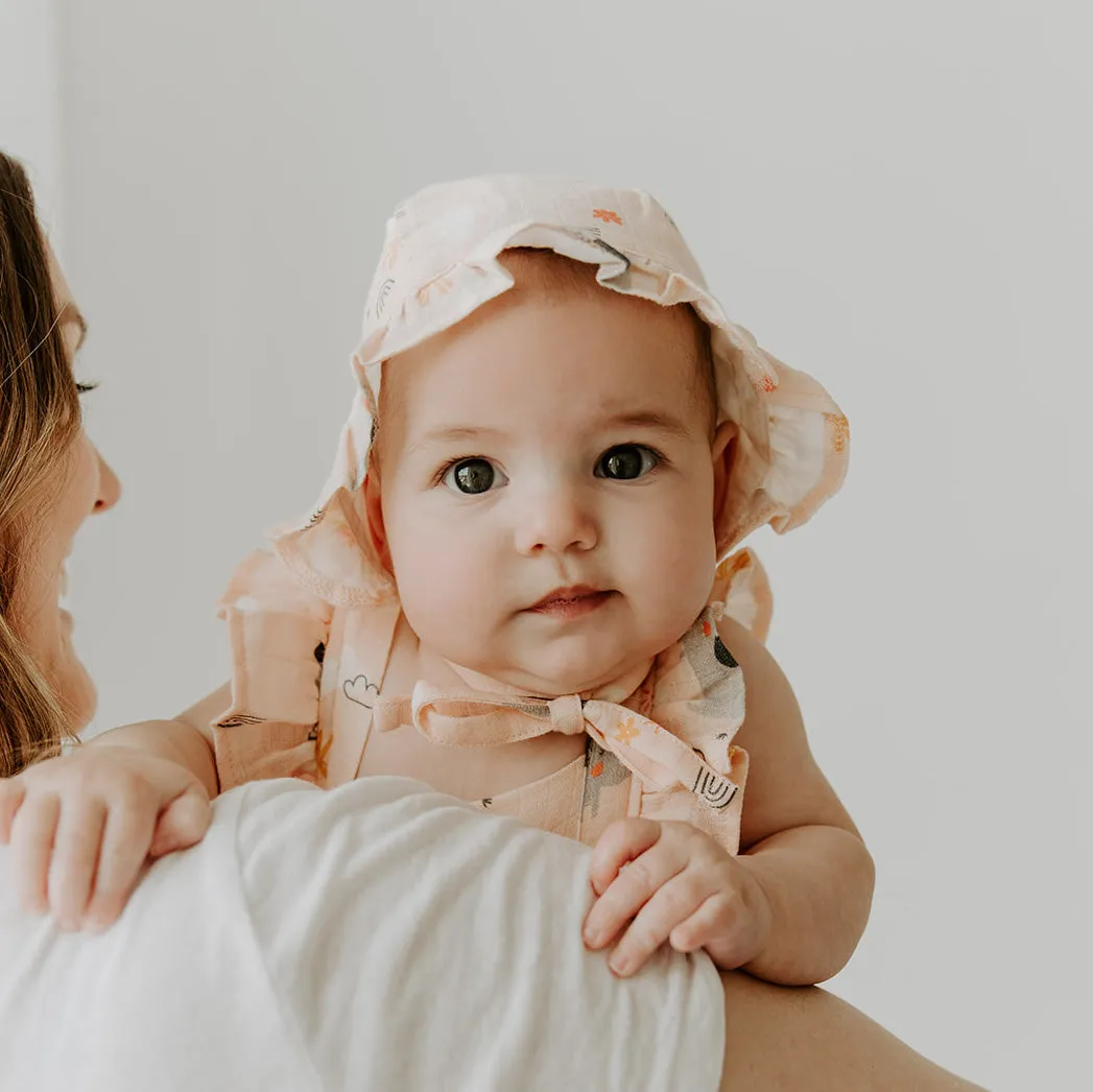 Elephant Ruffled Bonnet Hat (Organic Muslin)