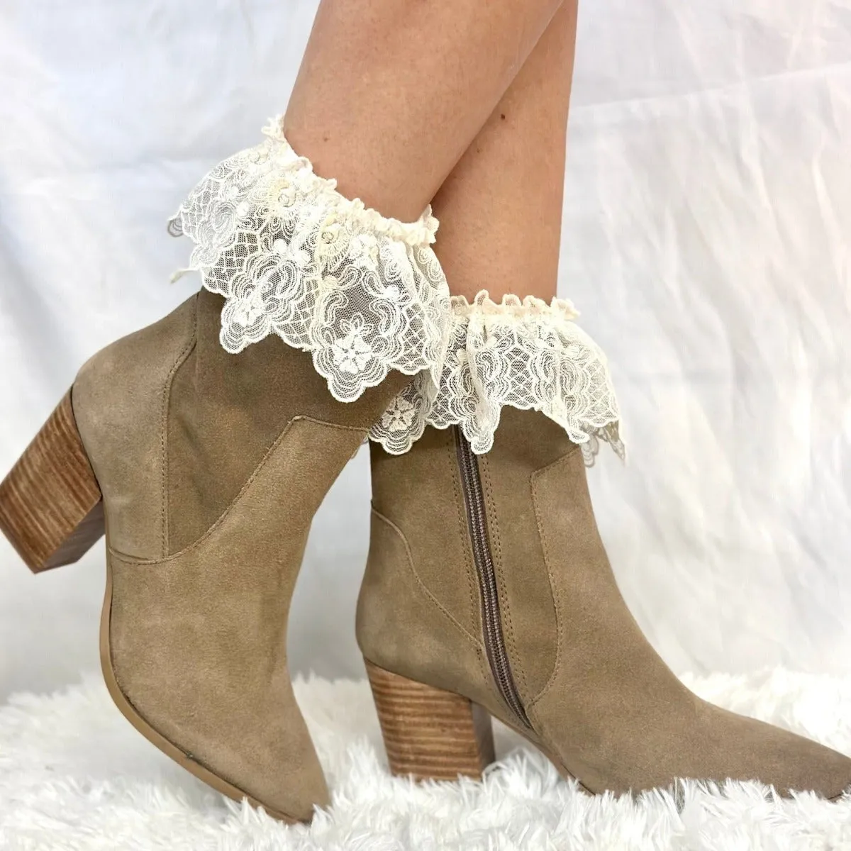 FLORAL crochet  long lace ankle socks - cream