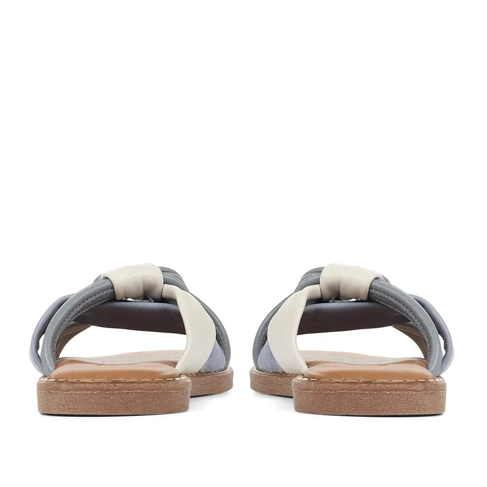 Ginia Leather Slider Sandals - GINIA / 322 412