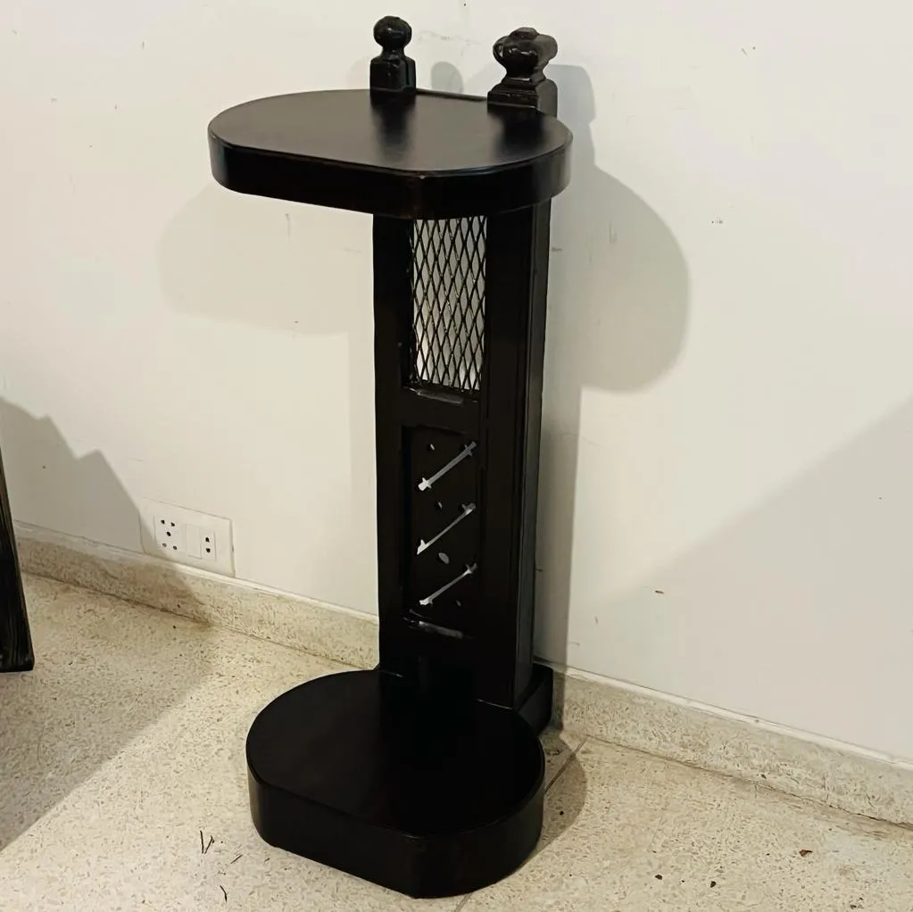 Ruhana 9 : Vintage panel   pedestal